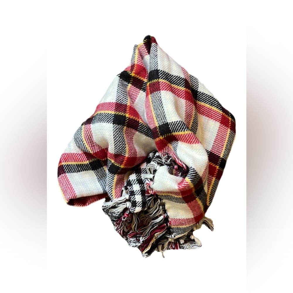 Steve Madden referable scarf